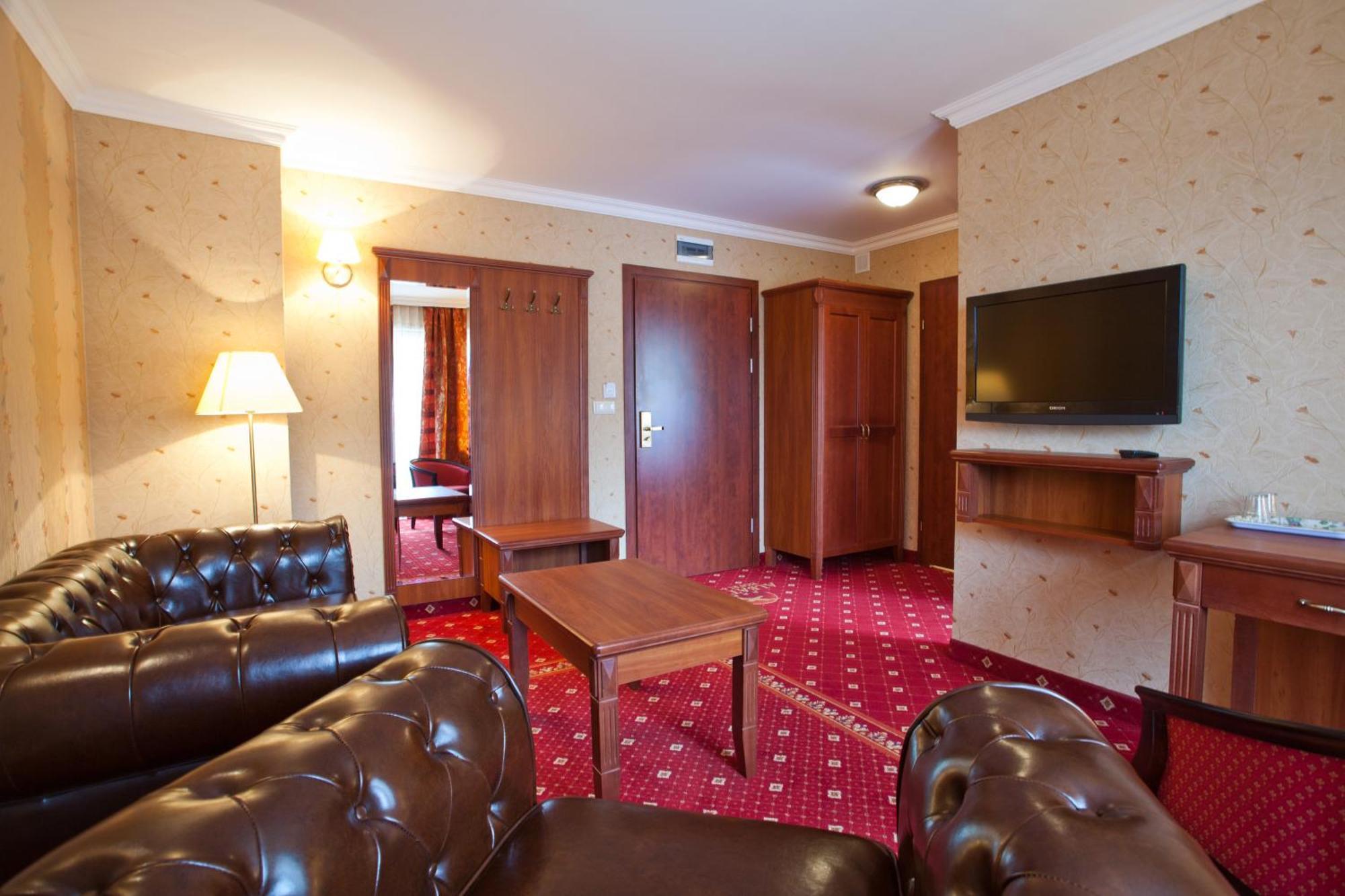 Hotel Albatros Serwy エクステリア 写真