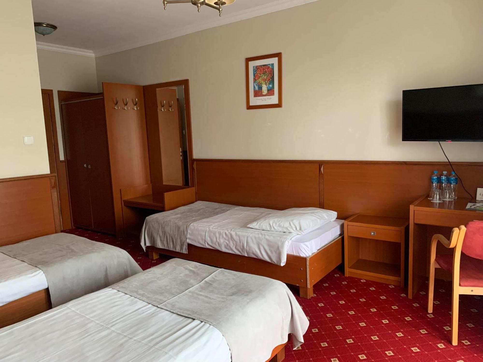 Hotel Albatros Serwy エクステリア 写真