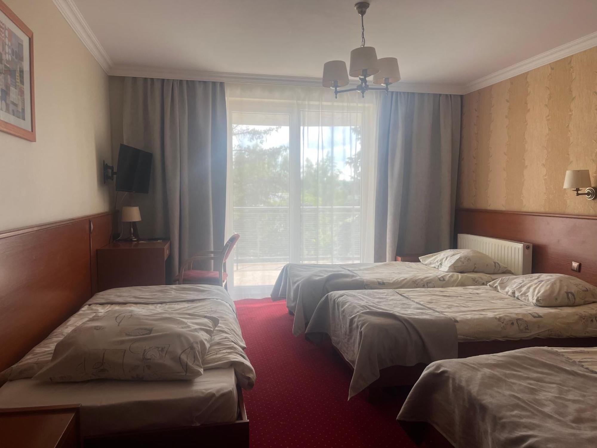 Hotel Albatros Serwy エクステリア 写真